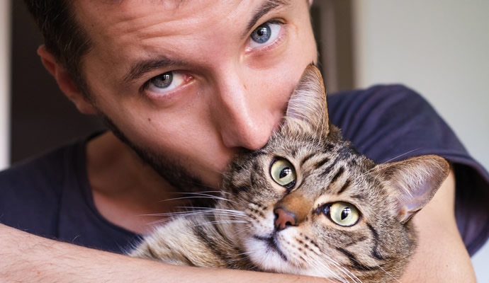 o-CAT-PEOPLE-DOG-PEOPLE-facebook